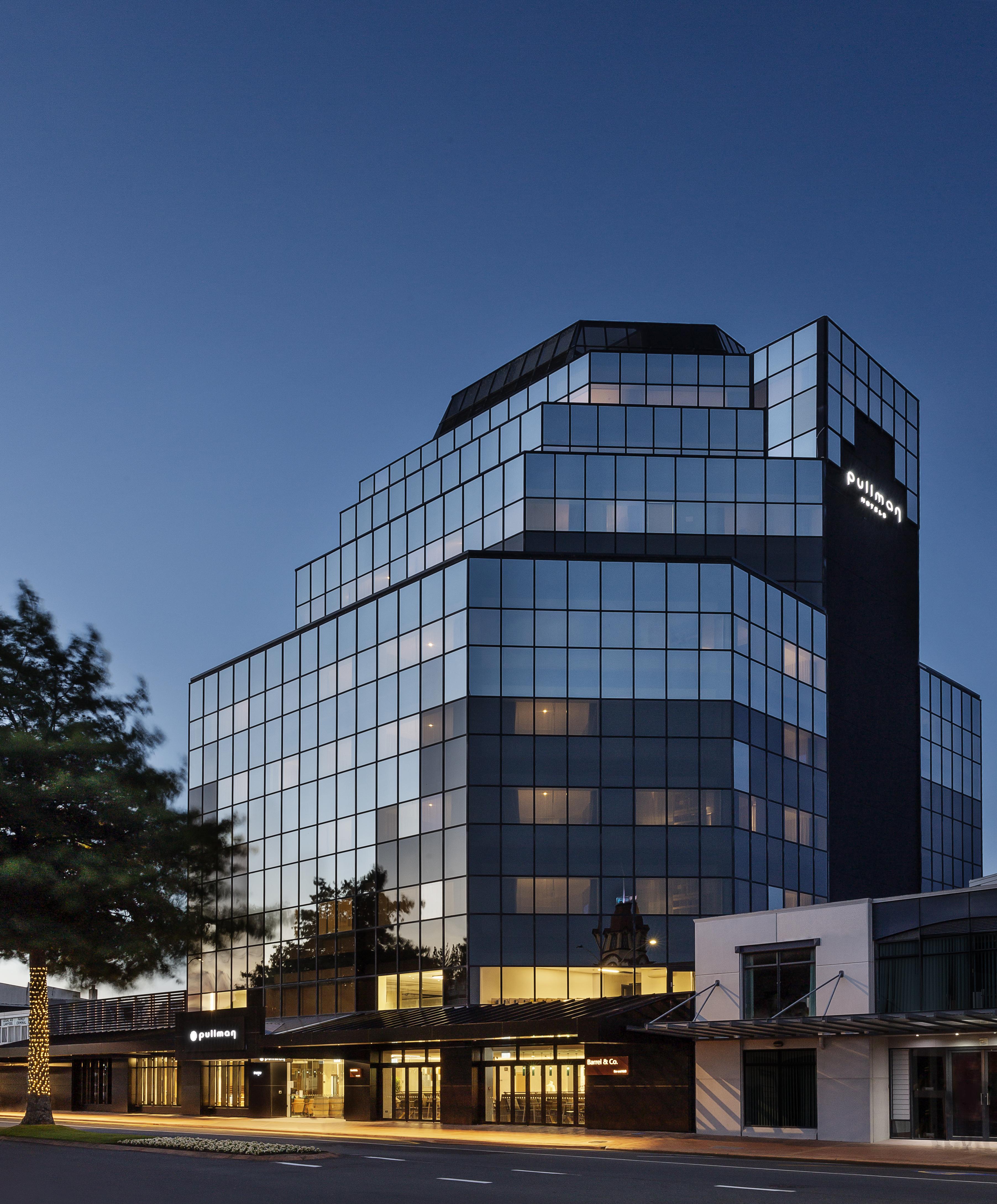 Pullman Rotorua Exterior foto The building of the company in Madrid